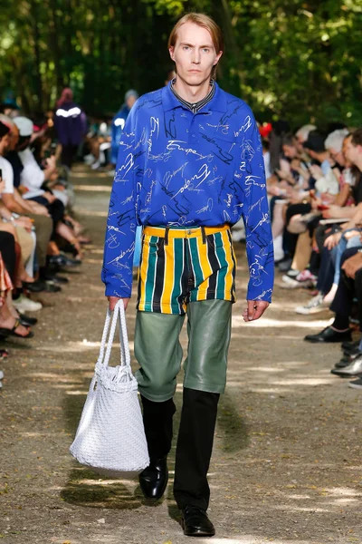Look 39
